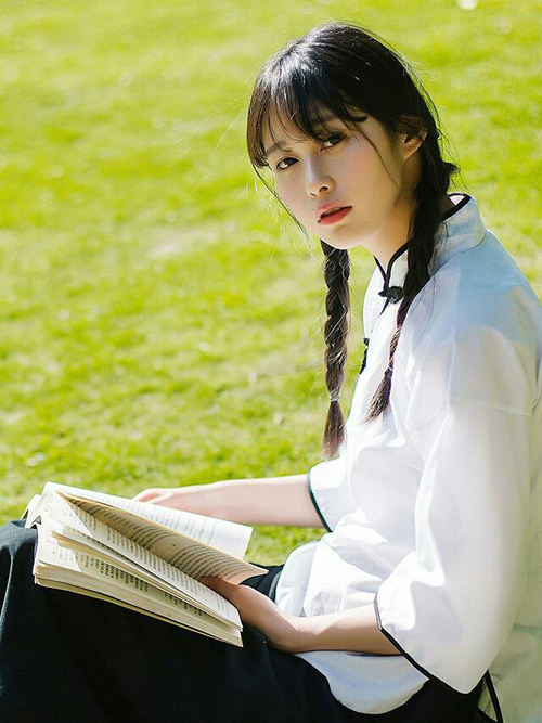 AYX官网-“英超战局突变：意外失利带来巨大变数”，英超战况