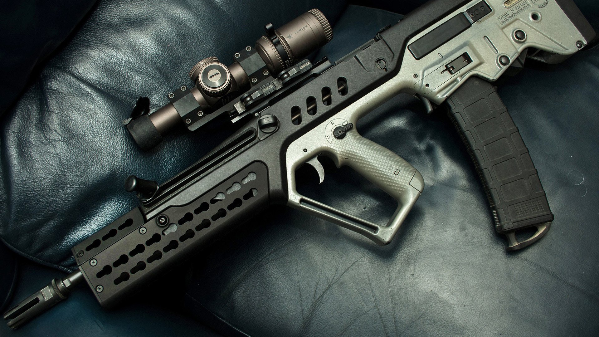 法国骑手斯特凡·朗多瓦斯携手“Chaman Dumontceau”勇夺三项赛银牌,感动全场。