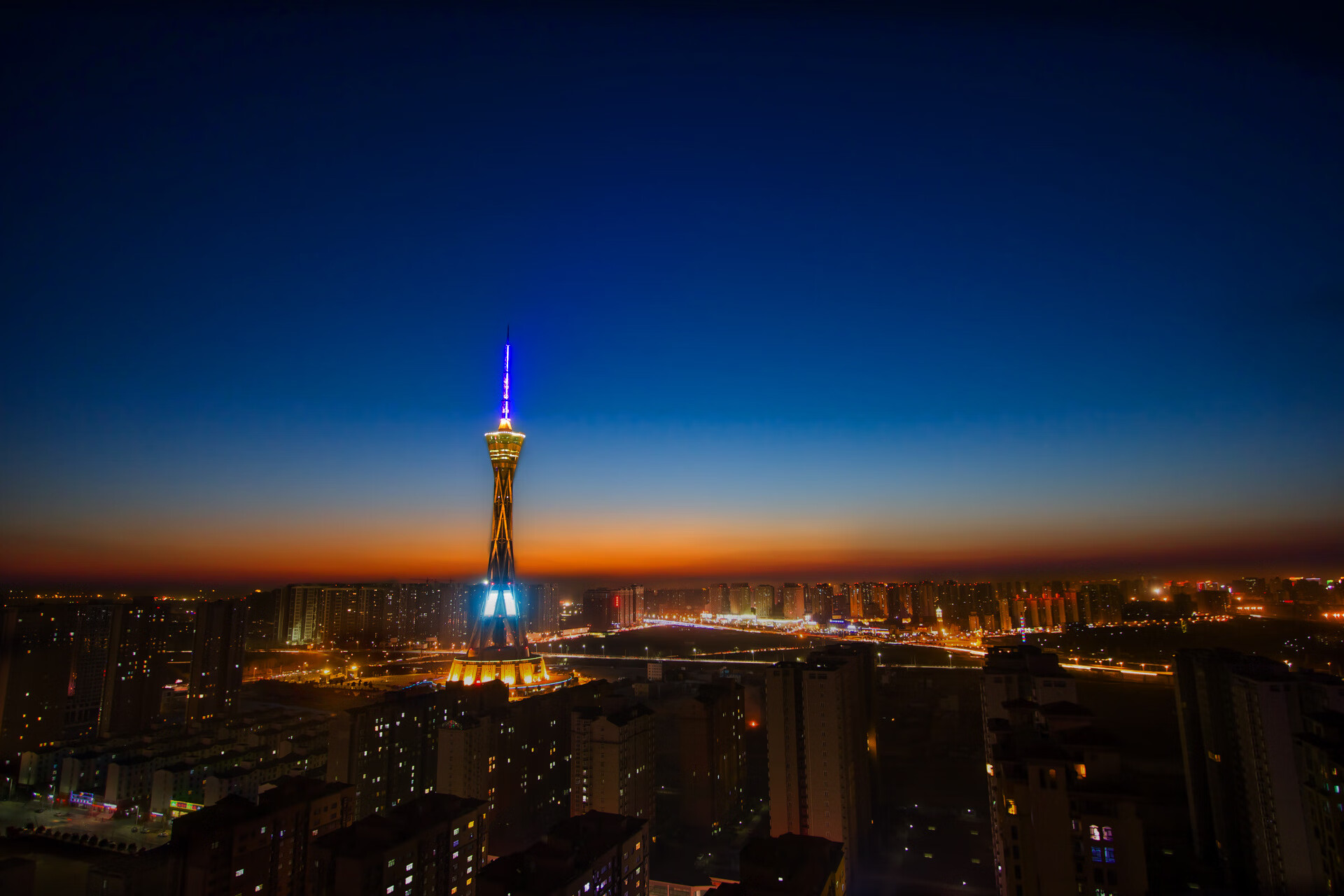 篮球裁判继续教育平台上线提供案例教学与规则答疑功能，篮球裁判培训app