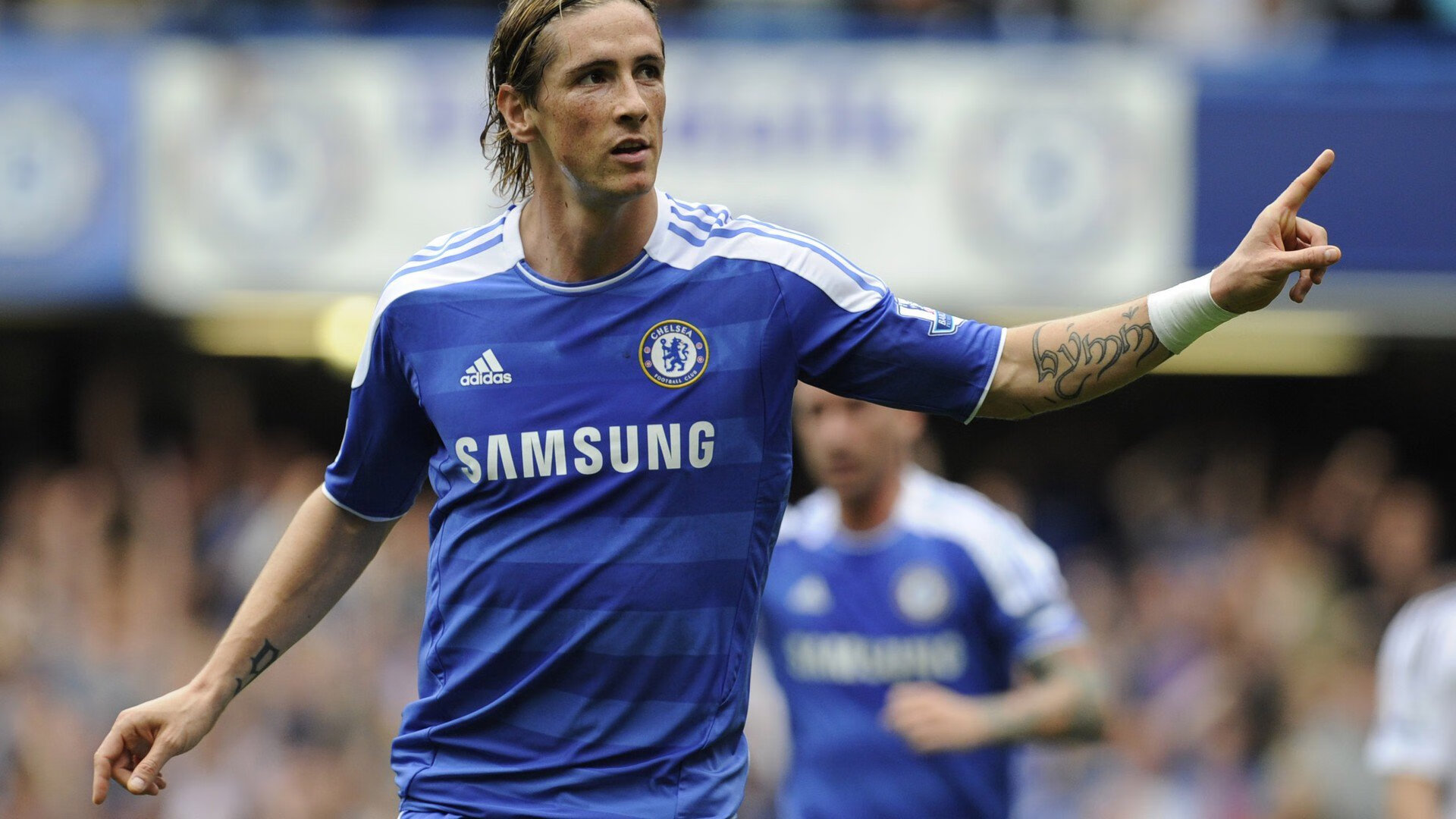 爱游戏体育app网页版下载-法甲:巴黎主场2-1战胜里尔,积分优势扩大,法甲巴黎阵容